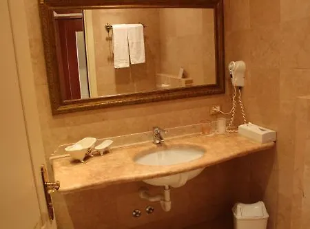 La Dolce Hotel 3*